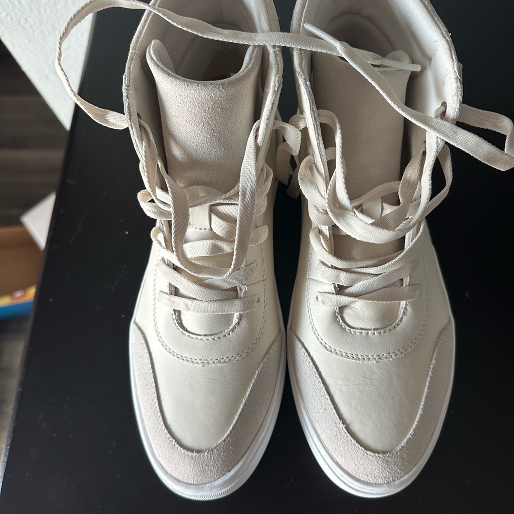 UGG Women's Cream Lace-Up Sneakers